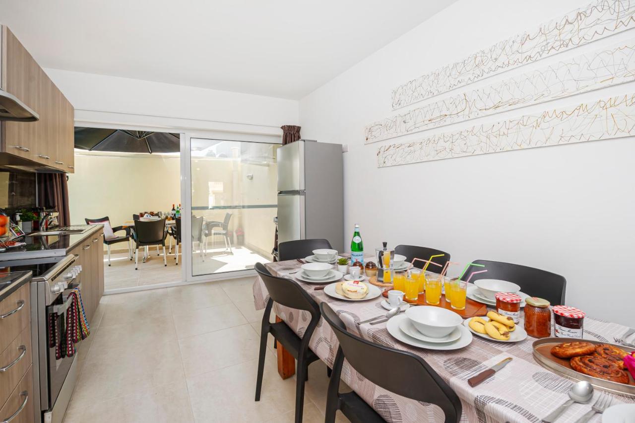 Summer Breeze 3 Bedroom Family Maisonette With Sunny Terrace In Mellieha - By Getawaysmalta Экстерьер фото