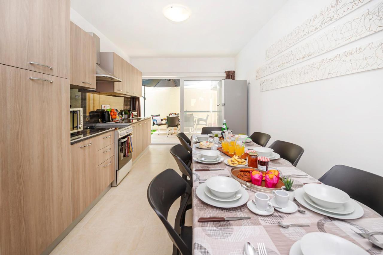 Summer Breeze 3 Bedroom Family Maisonette With Sunny Terrace In Mellieha - By Getawaysmalta Экстерьер фото