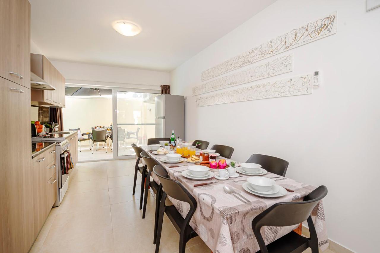 Summer Breeze 3 Bedroom Family Maisonette With Sunny Terrace In Mellieha - By Getawaysmalta Экстерьер фото
