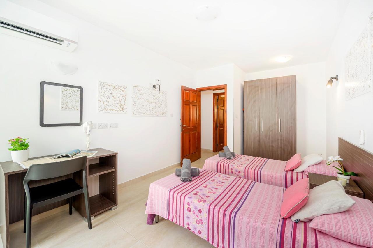 Summer Breeze 3 Bedroom Family Maisonette With Sunny Terrace In Mellieha - By Getawaysmalta Экстерьер фото
